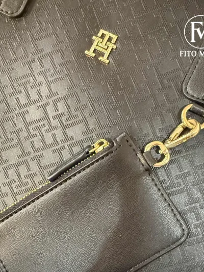 کیف زنانه برند Tommy Hilfiger با رنگ مشکی